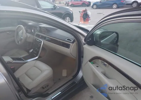 2013 Volvo Xc70 3.2/3.2 Platinum/3.2 Premier/3.2 Premier Plus z USA, uszkodzony, nr VIN YV4952BZ0D1155791